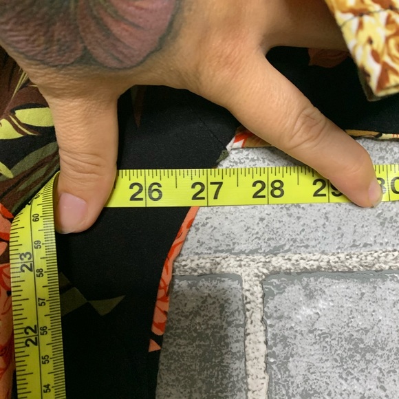 Retro Y2K Hilo Hattie Pineapple Button Down - Picture 4 of 5